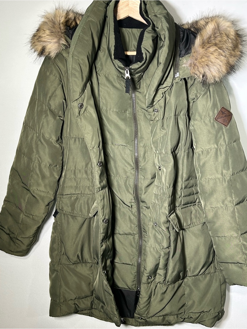 Eddie Bauer Olive Green Down Parka Faux Fur Hood Women’s Medium - Picture 3 of 15